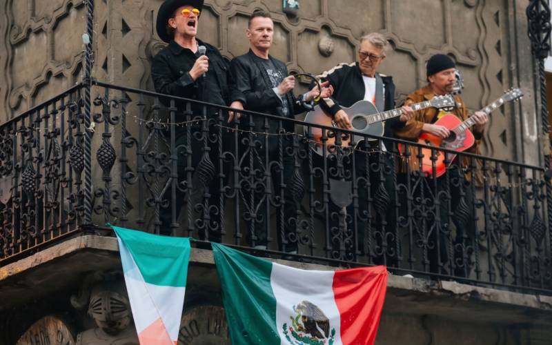 Un vecino de Ciudad de México abre su casa a U2 tras un imprevisto durante la grabación de su videoclip en las calles capitalinas