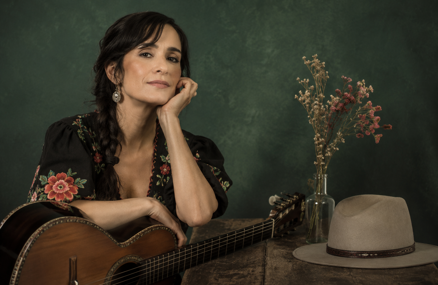 Julieta Venegas vuelve a sus raíces con ‘Norteña’, un álbum que explora la frontera y la identidad