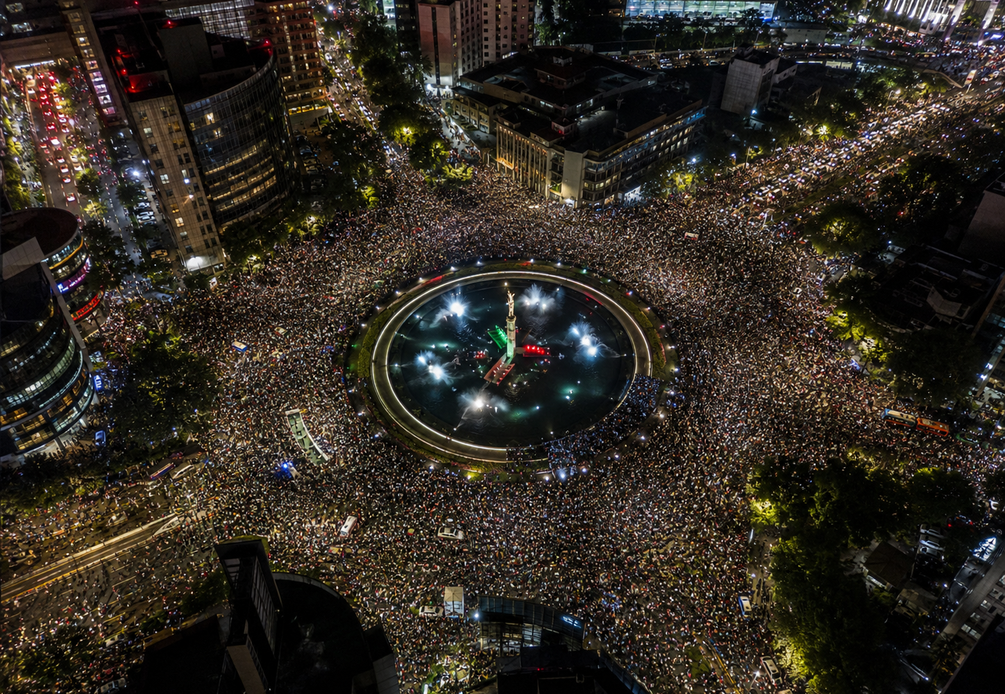Maná hace historia en La Minerva: más de 160,000 personas en concierto